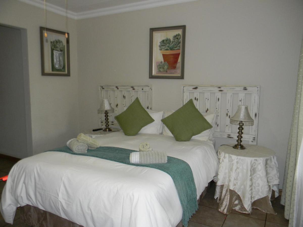 Ridderspoor Guesthouse Middelburg  Exteriör bild